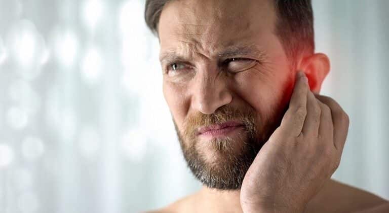 Bruit d'acouphènes illustrant une oreille humaine