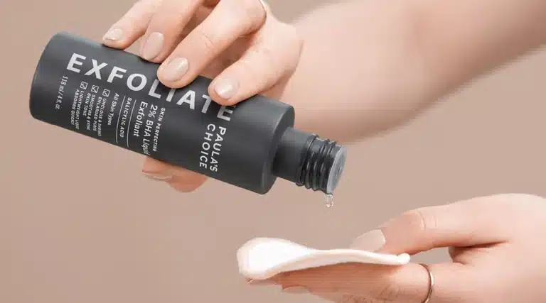 Exfoliation pour une peau éclatante et bien préparée au rasage