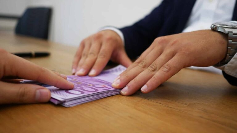 Rachat de crédits : à qui s’adresse-t-il ? 